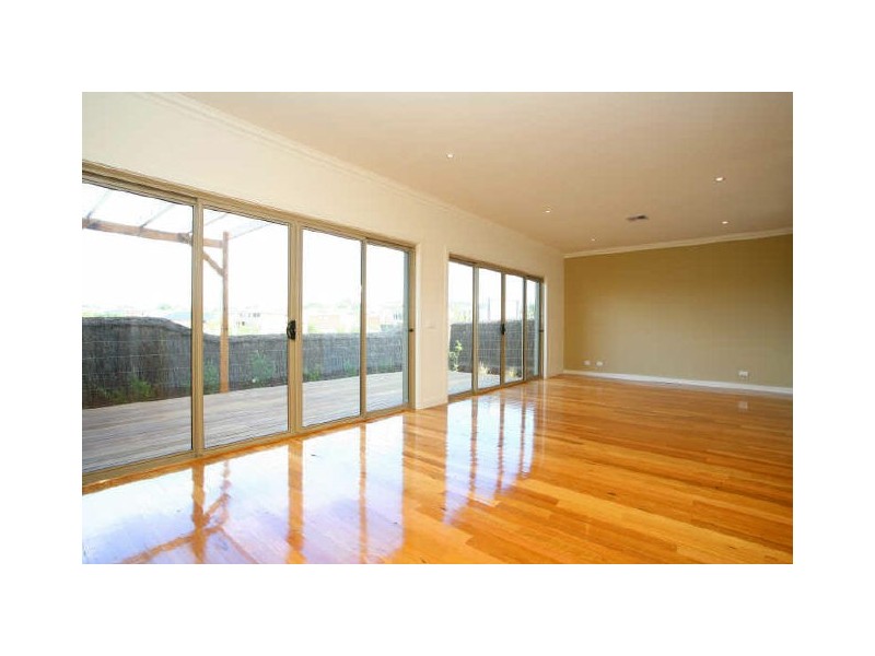 Unit 4/25 Canberra Avenue, Berwick VIC 3806