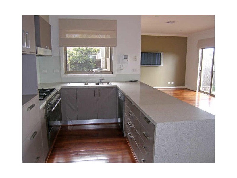 Unit 4/25 Canberra Avenue, Berwick VIC 3806