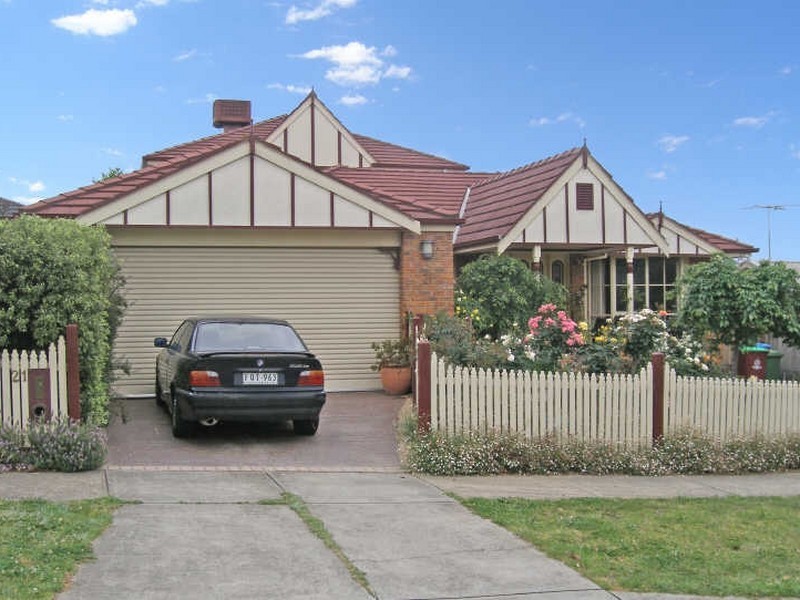 21 Christopher Court, Hallam VIC 3803