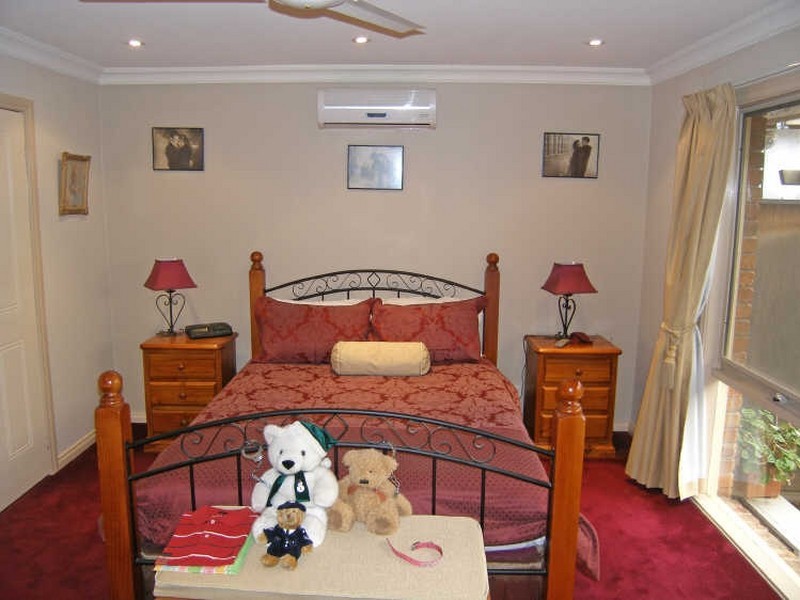 21 Christopher Court, Hallam VIC 3803