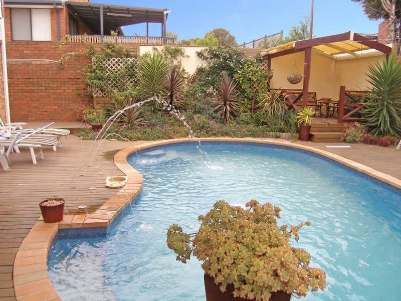 21 Christopher Court, Hallam VIC 3803