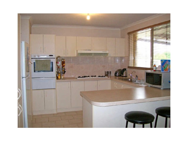 384 Centre Road, Berwick VIC 3806