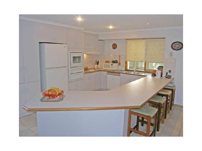 52 Avebury Drive, Berwick VIC 3806