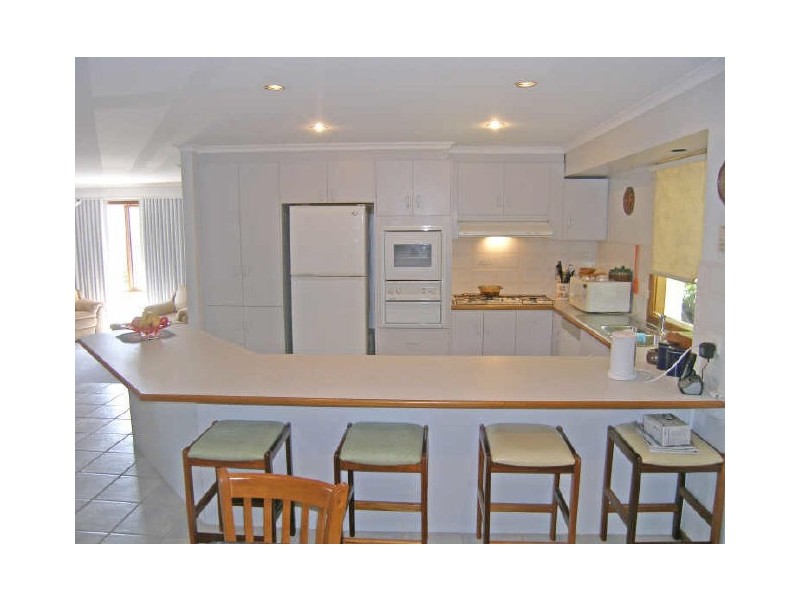 52 Avebury Drive, Berwick VIC 3806