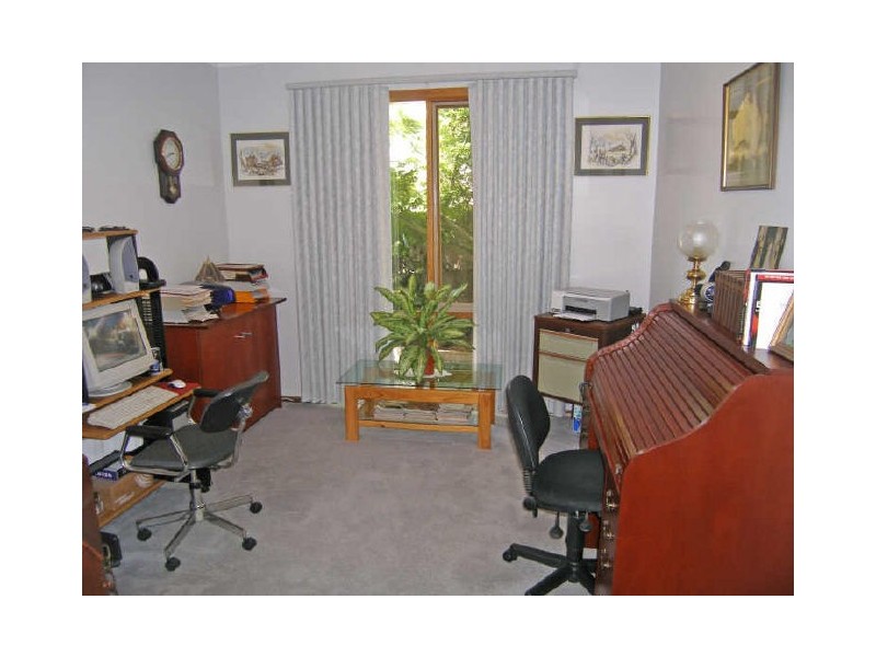 52 Avebury Drive, Berwick VIC 3806