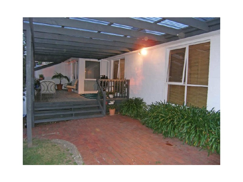 52 Avebury Drive, Berwick VIC 3806