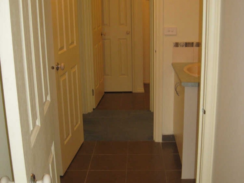 4/19-21 Maculata Drive, Cranbourne VIC 3977