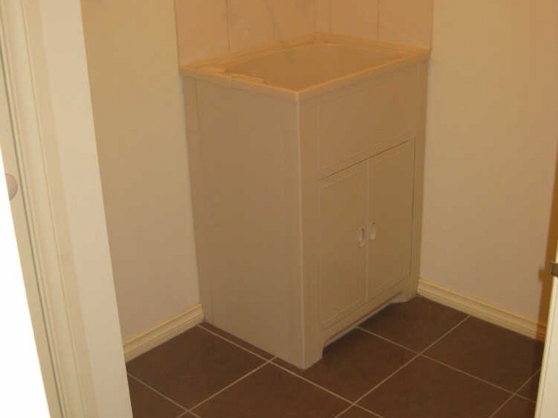 4/19-21 Maculata Drive, Cranbourne VIC 3977