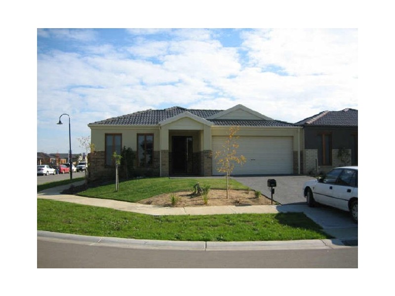 1 Sunbird Avenue, Cranbourne VIC 3977