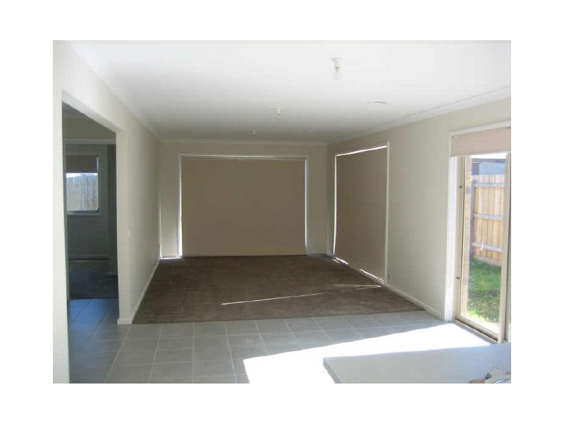 1 Sunbird Avenue, Cranbourne VIC 3977