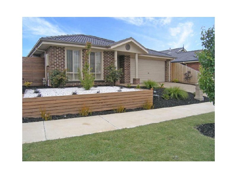 8 Sigvard Boulevard, Hallam VIC 3803