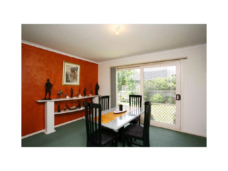 64 St Boswells Avenue, Berwick VIC 3806