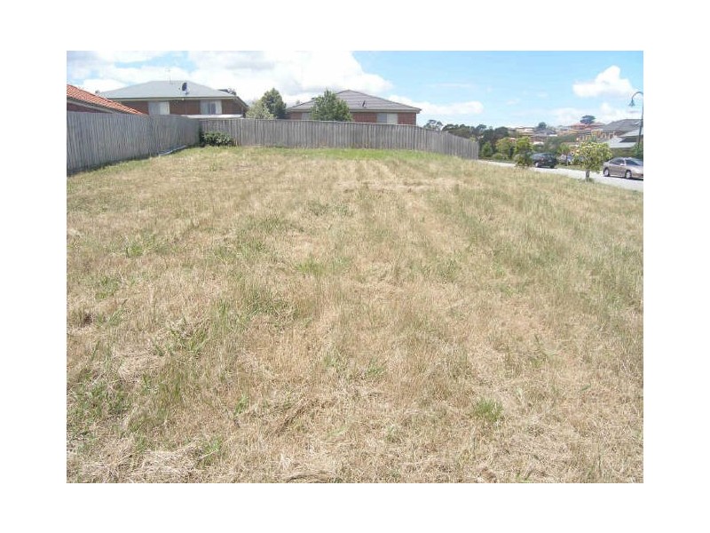2 Pheasant Court, Berwick VIC 3806