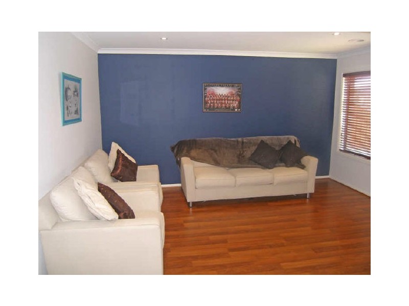 6 Ogle Way, Cranbourne North VIC 3977