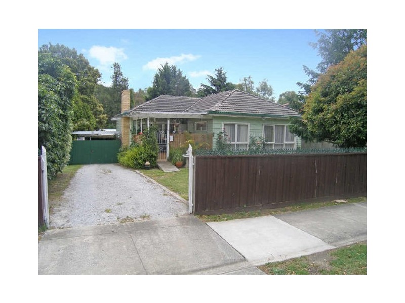 33 Lyall Road, Berwick VIC 3806