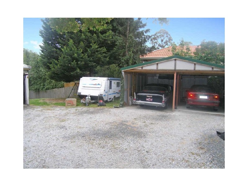 33 Lyall Road, Berwick VIC 3806