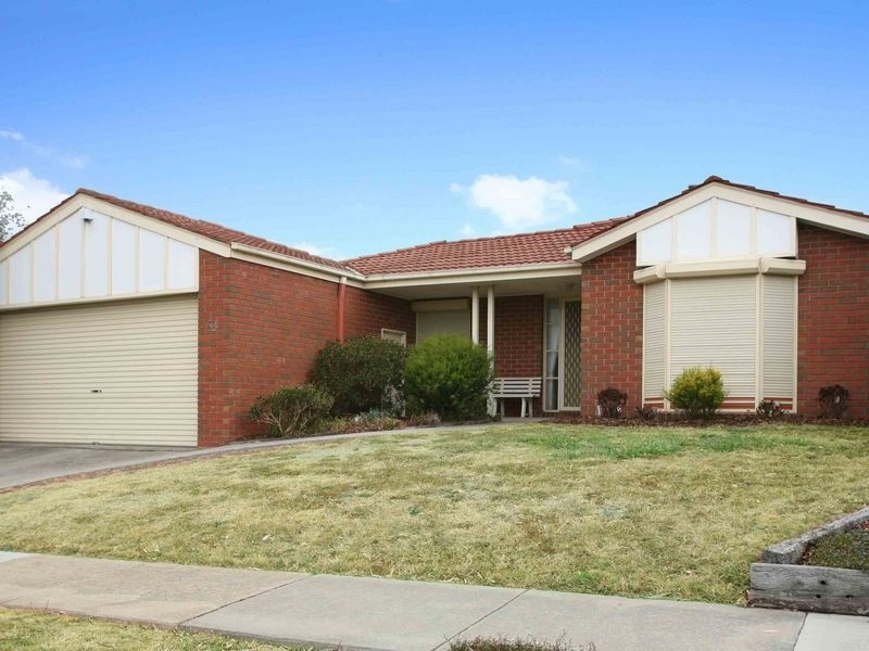 53 Bemersyde Drive, Berwick VIC 3806