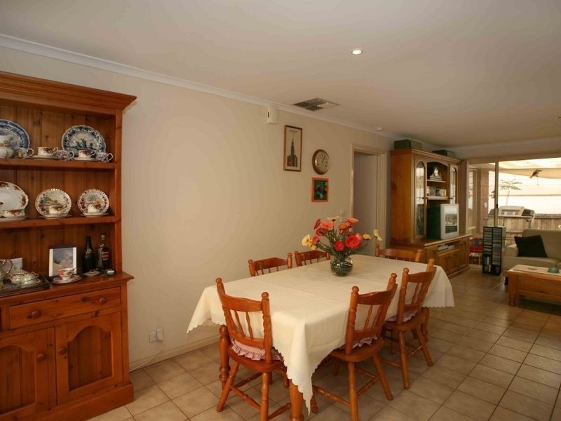 53 Bemersyde Drive, Berwick VIC 3806