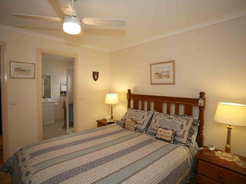 53 Bemersyde Drive, Berwick VIC 3806