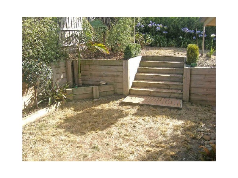 8 Sheldon Drive, Berwick VIC 3806