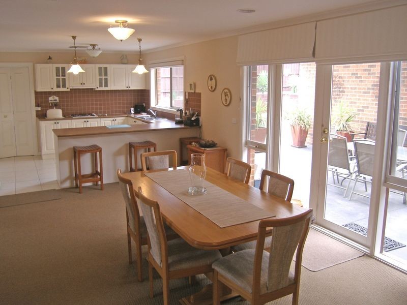 18 Sunview Place, Berwick VIC 3806