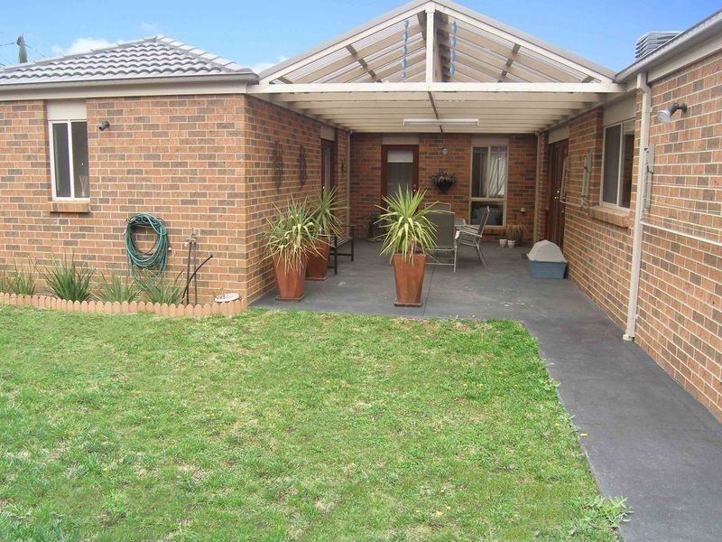 18 Sunview Place, Berwick VIC 3806