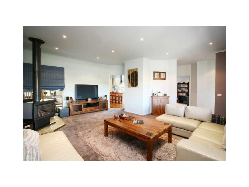 4 Kevin Close, Beaconsfield VIC 3807