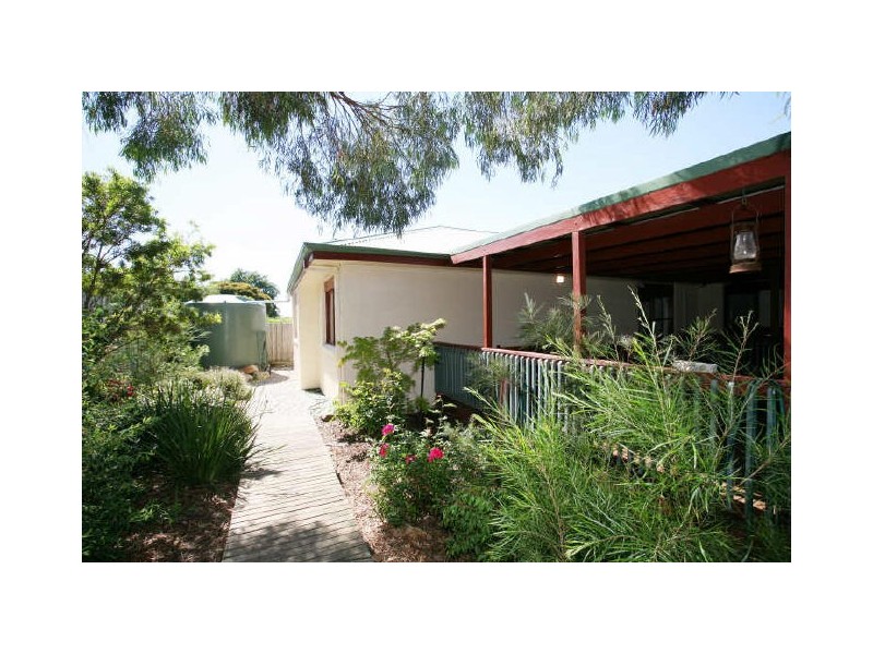 4 Kevin Close, Beaconsfield VIC 3807