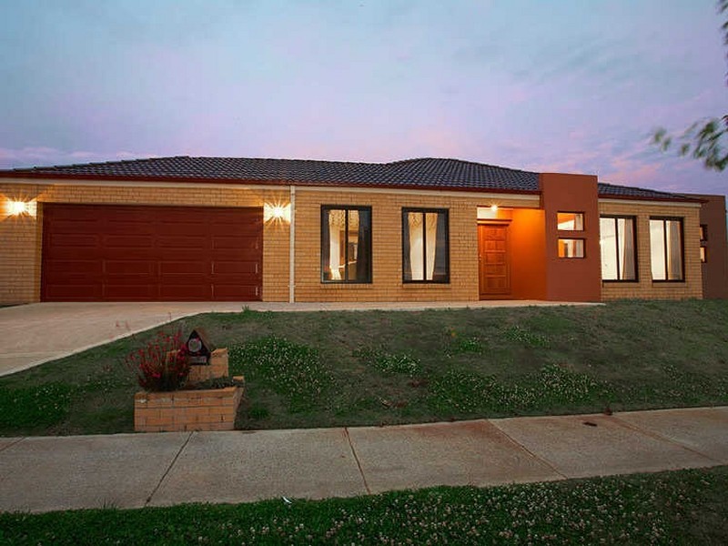 19 Hartsmere Drive, Berwick VIC 3806