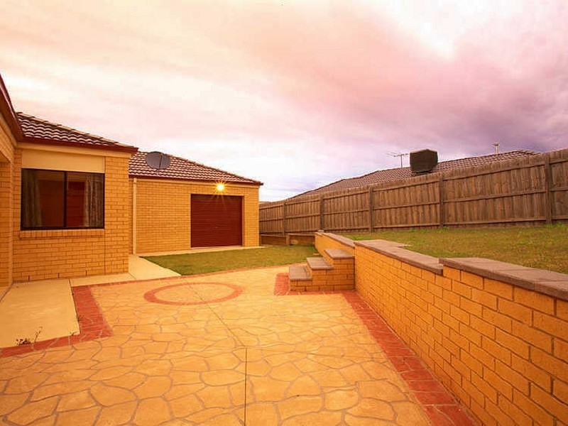 19 Hartsmere Drive, Berwick VIC 3806