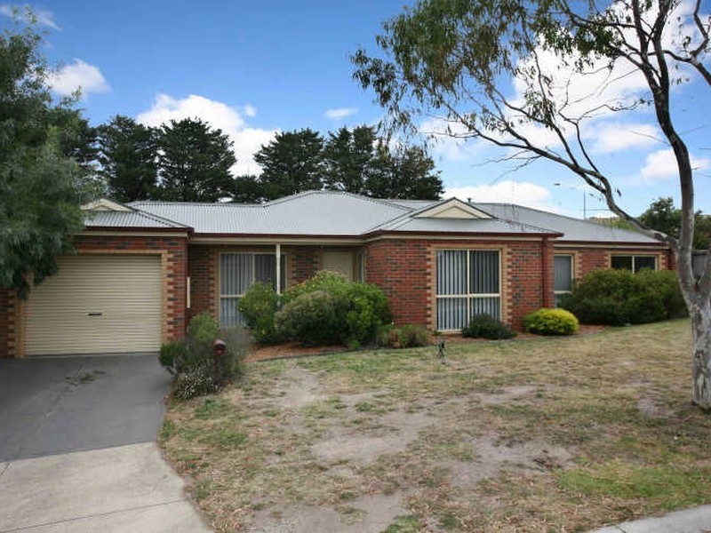 37 Silkwood Avenue, Berwick VIC 3806