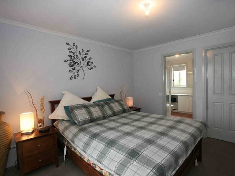 37 Silkwood Avenue, Berwick VIC 3806