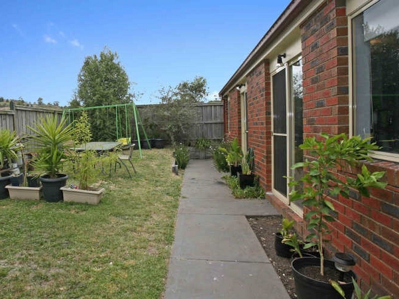 37 Silkwood Avenue, Berwick VIC 3806