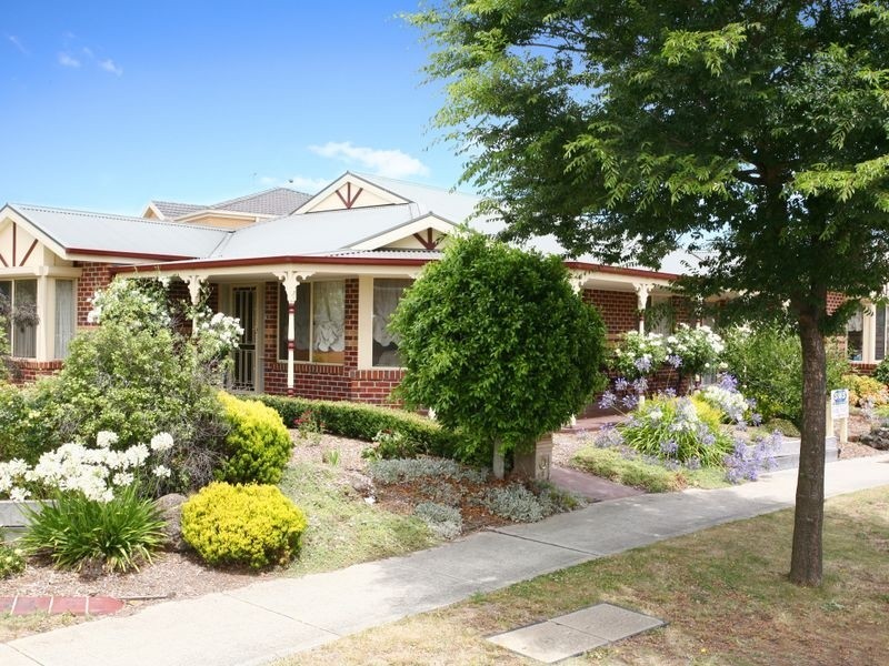 3 Robinswood Parade, Narre Warren South VIC 3805