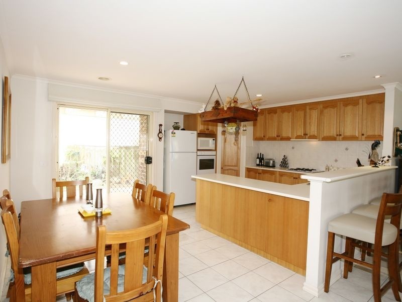 3 Robinswood Parade, Narre Warren South VIC 3805