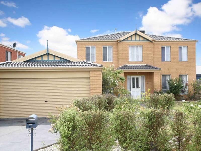 114 Berwick Springs Promenade, Narre Warren South VIC 3805