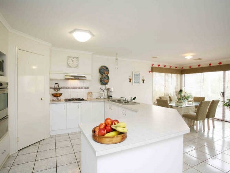 114 Berwick Springs Promenade, Narre Warren South VIC 3805