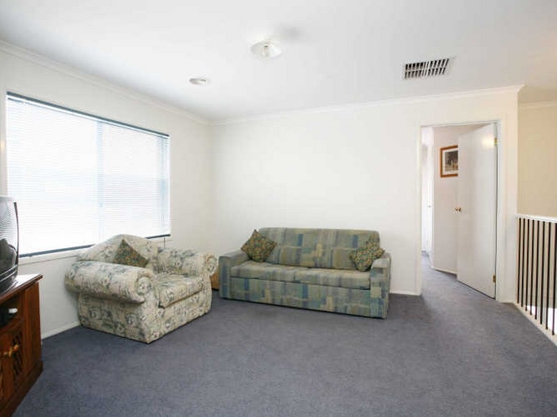 114 Berwick Springs Promenade, Narre Warren South VIC 3805