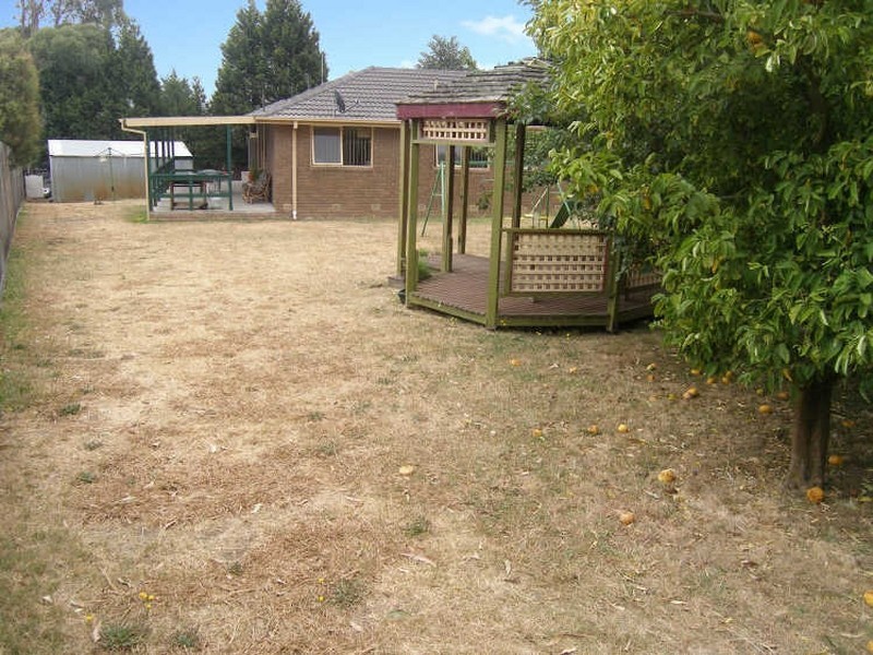 11 Simpson Court, Hallam VIC 3803