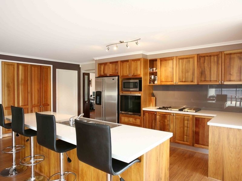 2 Keswick Court, Narre Warren South VIC 3805