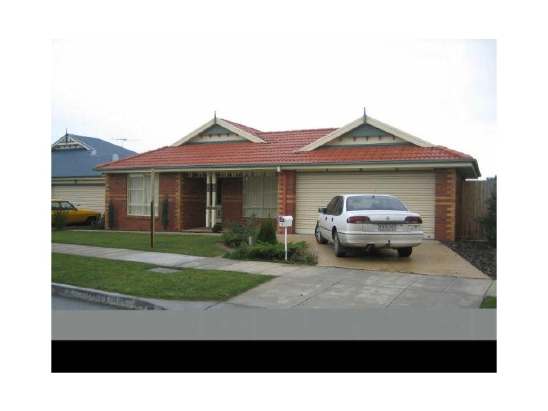 8 O’Dowd Place, Lynbrook VIC 3975