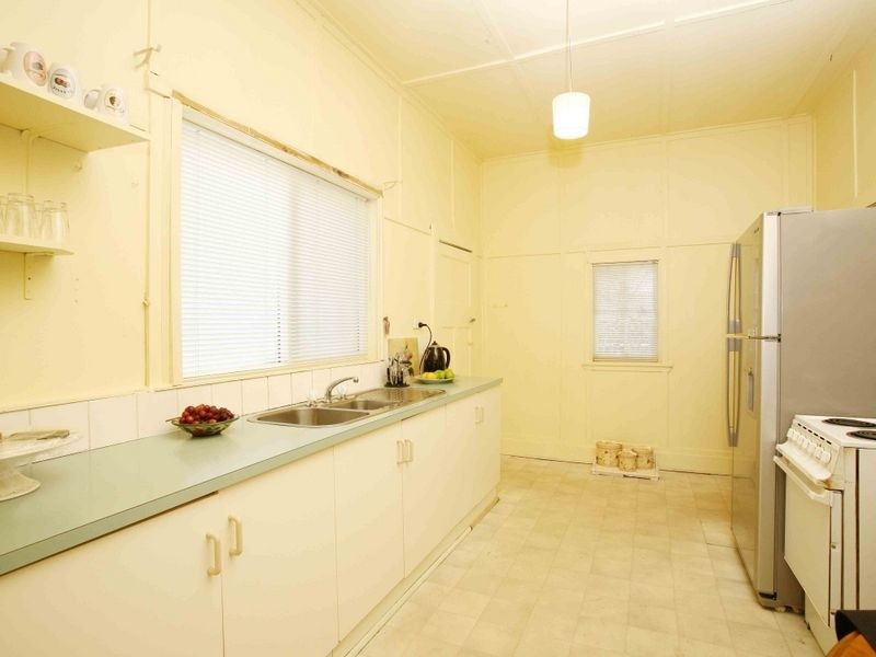 402 Emerald-Beaconsfield Road, Guys Hill VIC 3807