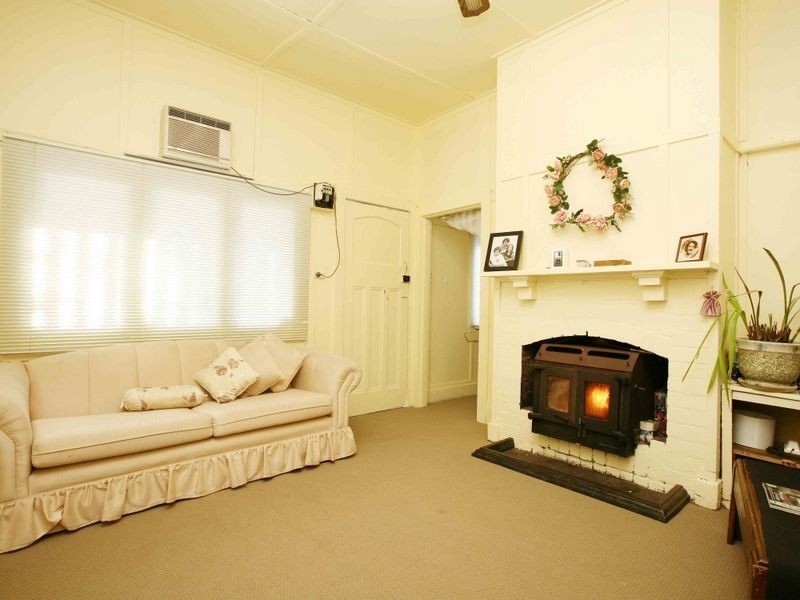 402 Emerald-Beaconsfield Road, Guys Hill VIC 3807