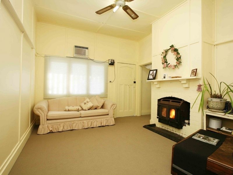 402 Emerald-Beaconsfield Road, Guys Hill VIC 3807