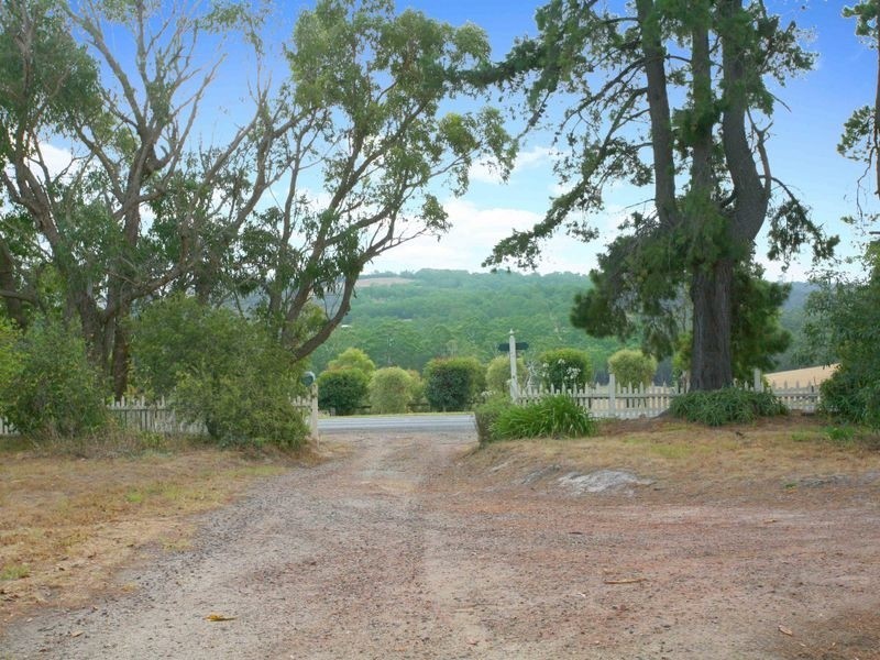 402 Emerald-Beaconsfield Road, Guys Hill VIC 3807