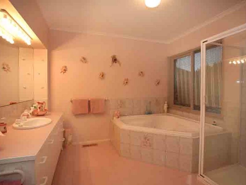 9-10 Gaskett Court, Narre Warren South VIC 3805