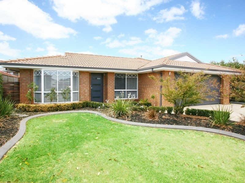 8 Retreat Circuit, Beaconsfield VIC 3807