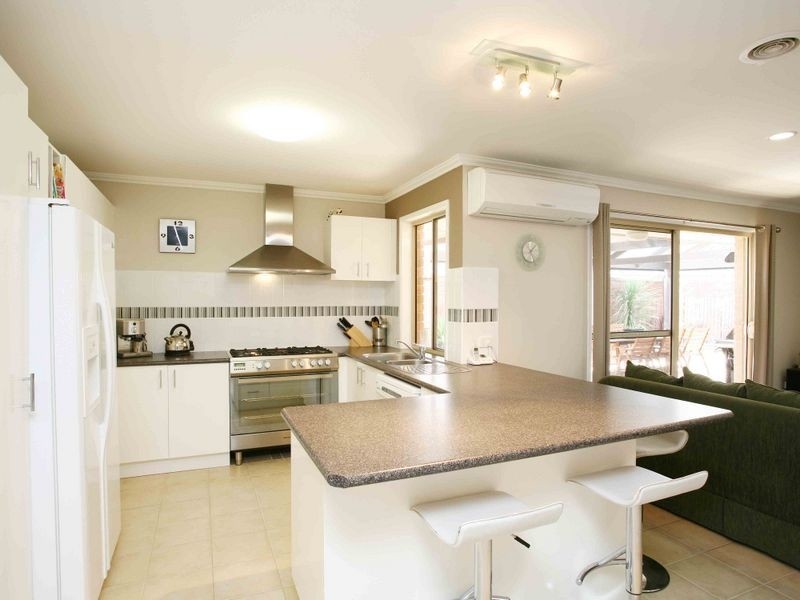 8 Retreat Circuit, Beaconsfield VIC 3807