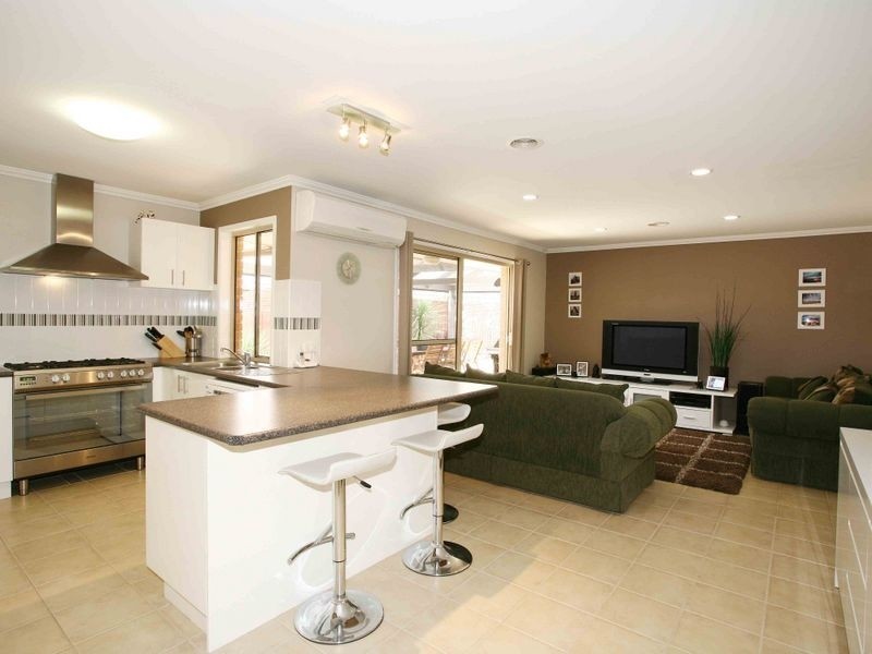 8 Retreat Circuit, Beaconsfield VIC 3807