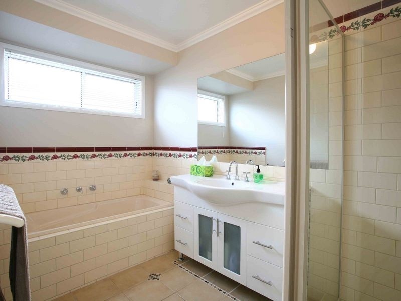 8 Retreat Circuit, Beaconsfield VIC 3807